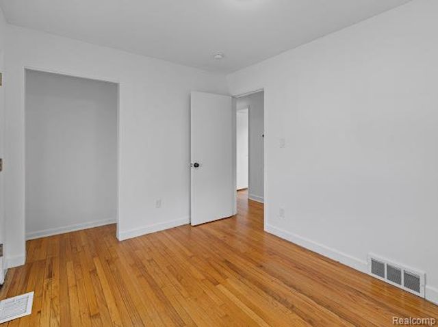 22260 Samuel Street, Taylor, MI 48180