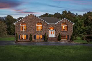 3679 Old Greenbrier Pike, Springfield, TN 37172