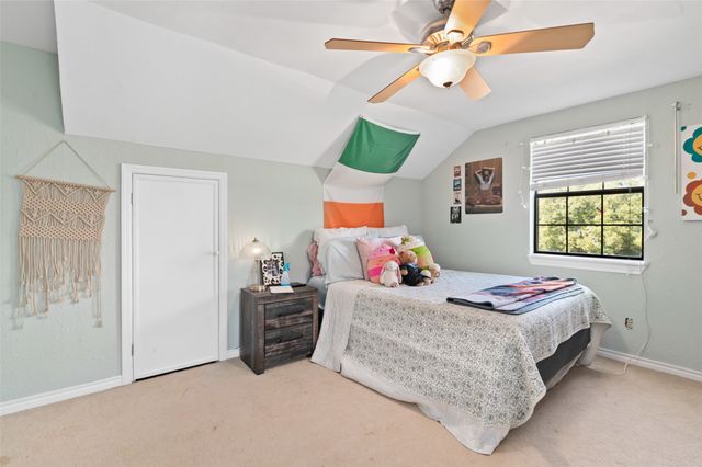 301 N Lyon Street, Tom Bean, TX 75491