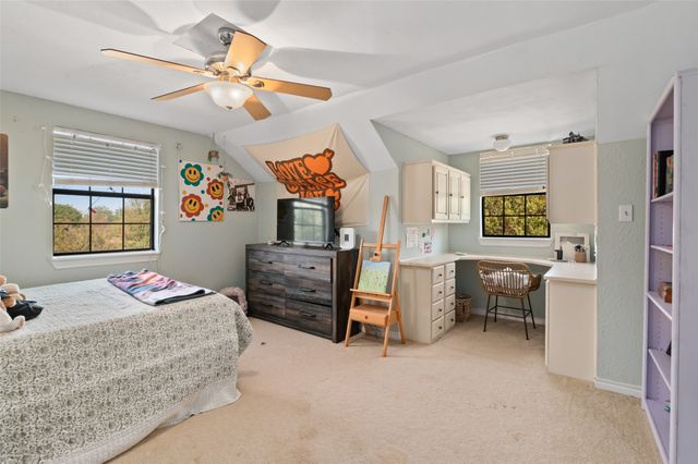 301 N Lyon Street, Tom Bean, TX 75491