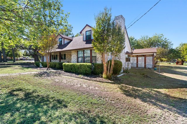 301 N Lyon Street, Tom Bean, TX 75491