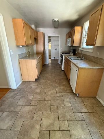 19465 Friar, Tarzana, CA 91335