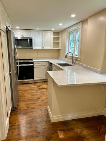 41 North Great Rd 41, Lincoln, MA 01773