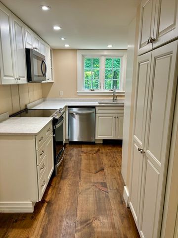 41 North Great Rd 41, Lincoln, MA 01773