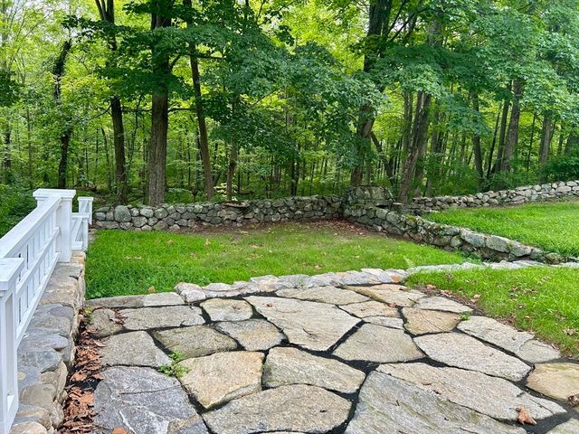 41 North Great Rd 41, Lincoln, MA 01773