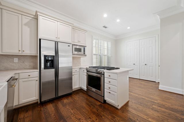 1918 Greenwich Terrace Drive, Houston, TX 77019