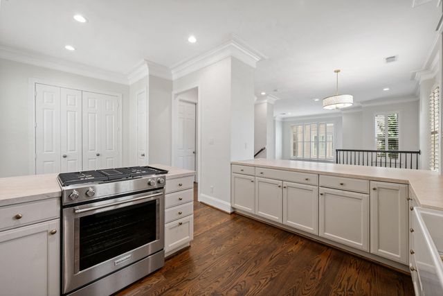 1918 Greenwich Terrace Drive, Houston, TX 77019