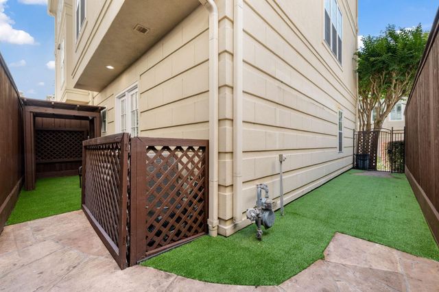 1918 Greenwich Terrace Drive, Houston, TX 77019