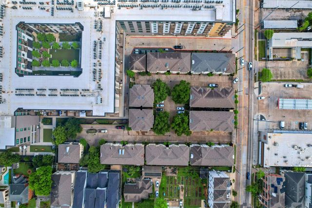 1918 Greenwich Terrace Drive, Houston, TX 77019