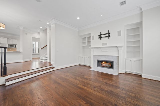 1918 Greenwich Terrace Drive, Houston, TX 77019