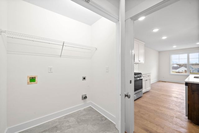 937 Bankside Dr, Clarksville, TN 37043