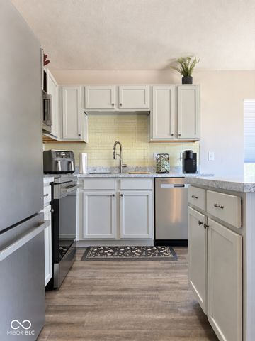 12245 Pebble Street UNIT 600, Fishers, IN 46038