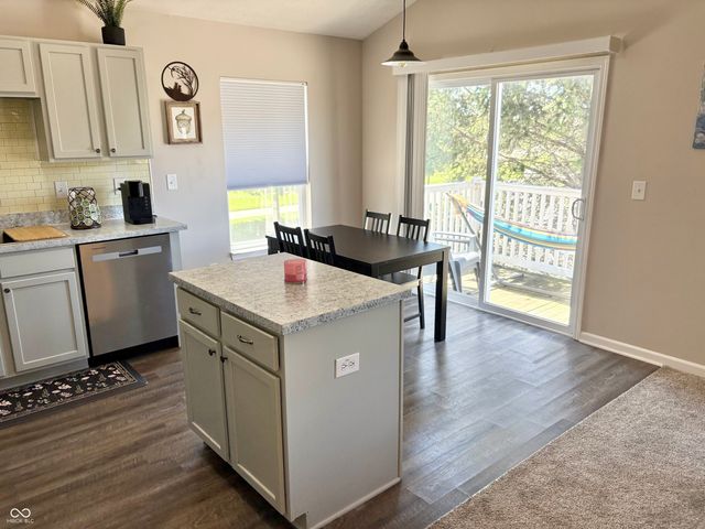 12245 Pebble Street UNIT 600, Fishers, IN 46038