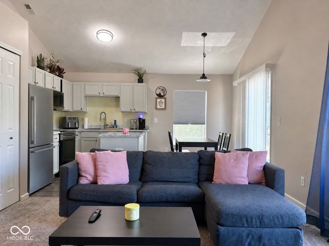 12245 Pebble Street UNIT 600, Fishers, IN 46038