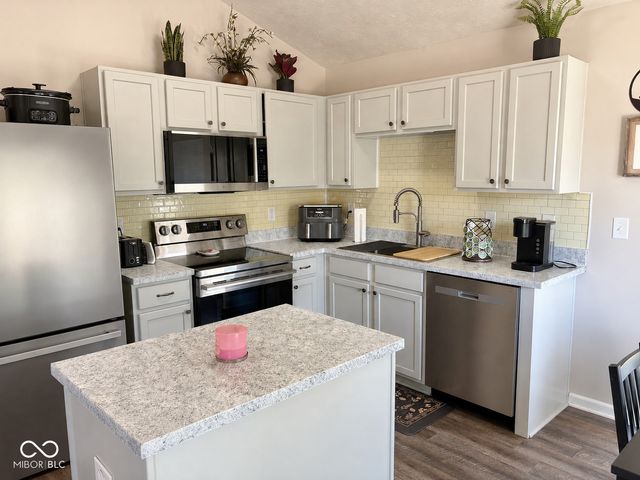 12245 Pebble Street UNIT 600, Fishers, IN 46038