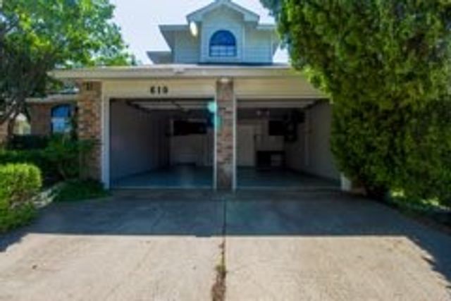 610 Lemons Street, Cedar Hill, TX 75104