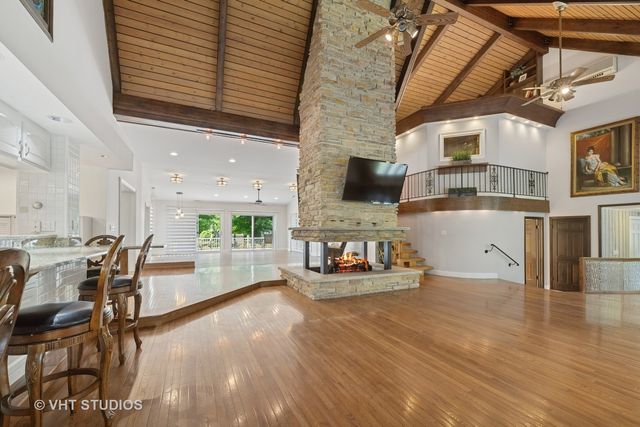 153 Algonquin Road, Barrington Hills, IL 60010