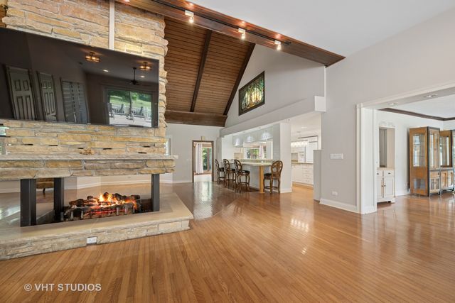 153 Algonquin Road, Barrington Hills, IL 60010