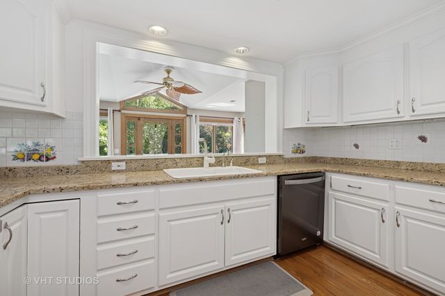 153 Algonquin Road, Barrington Hills, IL 60010