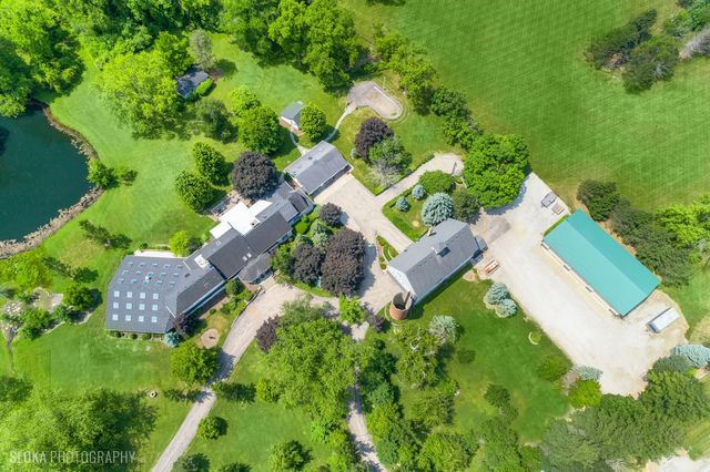 153 Algonquin Road, Barrington Hills, IL 60010