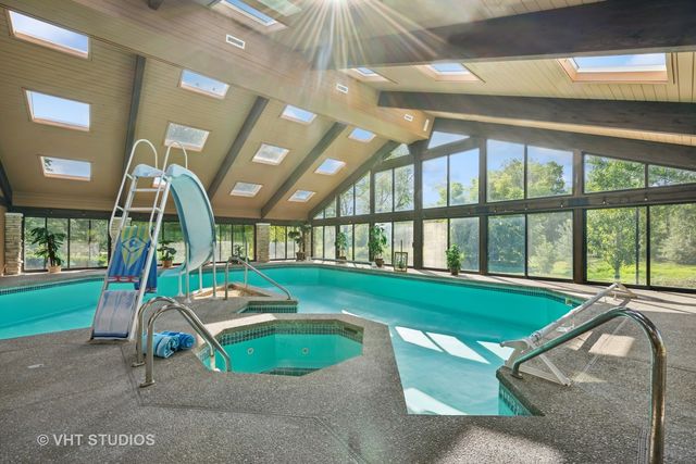 153 Algonquin Road, Barrington Hills, IL 60010