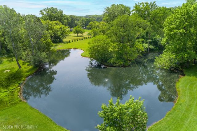 153 Algonquin Road, Barrington Hills, IL 60010