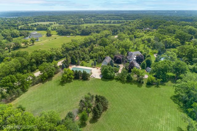 153 Algonquin Road, Barrington Hills, IL 60010