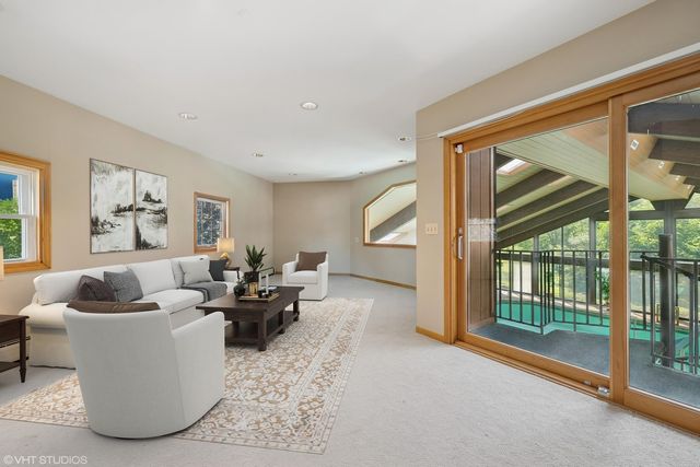 153 Algonquin Road, Barrington Hills, IL 60010