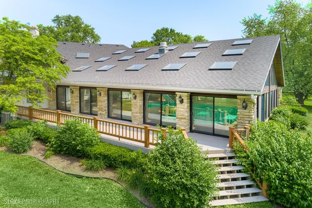 153 Algonquin Road, Barrington Hills, IL 60010