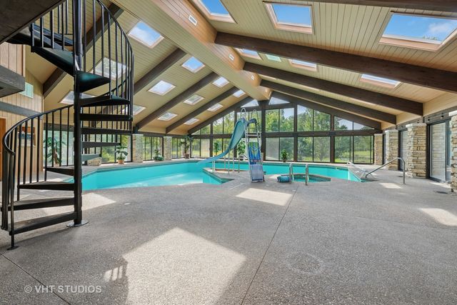 153 Algonquin Road, Barrington Hills, IL 60010