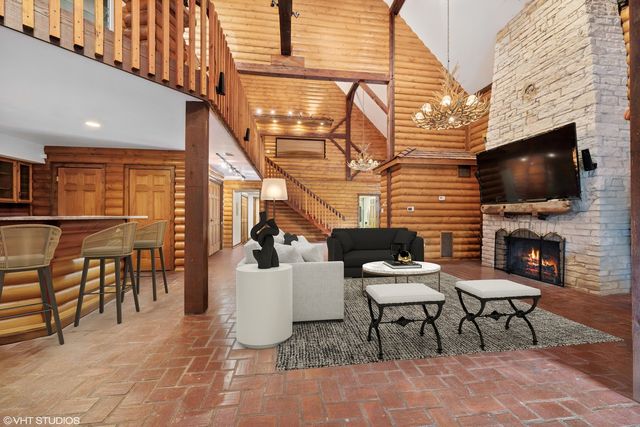 153 Algonquin Road, Barrington Hills, IL 60010