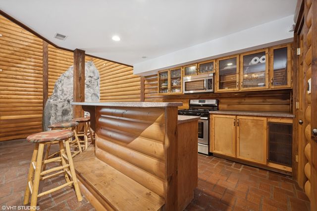 153 Algonquin Road, Barrington Hills, IL 60010