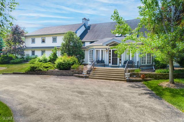 153 Algonquin Road, Barrington Hills, IL 60010