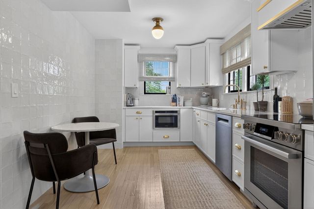 27 Wellington Ln, Belmont, MA 02478