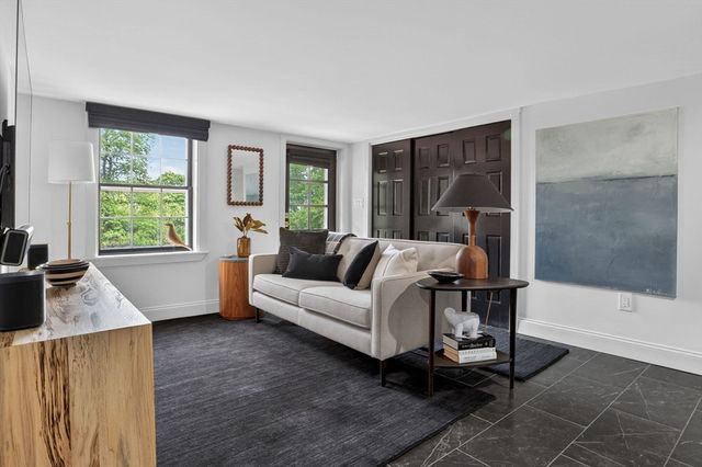 27 Wellington Ln, Belmont, MA 02478