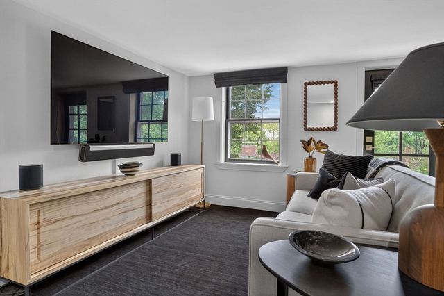 27 Wellington Ln, Belmont, MA 02478