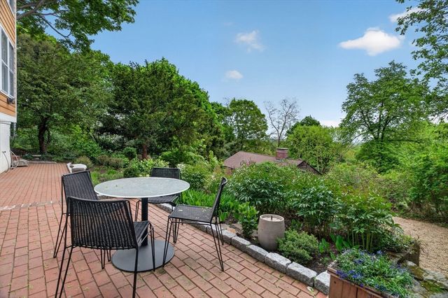 27 Wellington Ln, Belmont, MA 02478