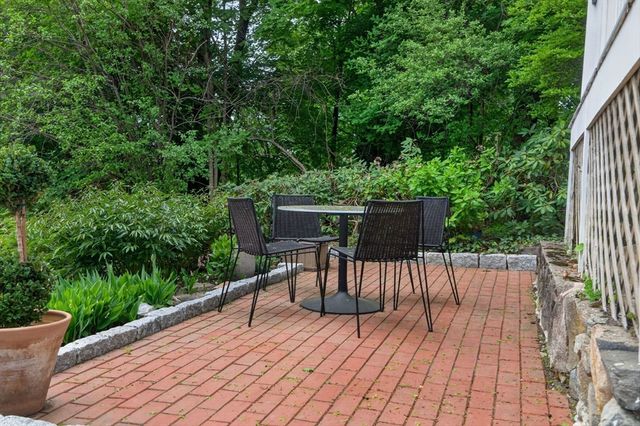 27 Wellington Ln, Belmont, MA 02478