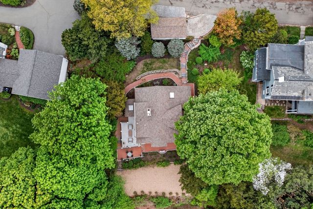 27 Wellington Ln, Belmont, MA 02478