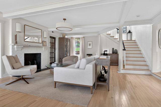27 Wellington Ln, Belmont, MA 02478