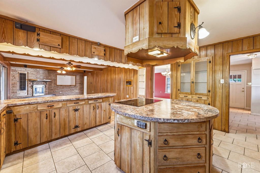 Image 13 of property listing at 2504 Douglas Drive, San Angelo, TX 76904