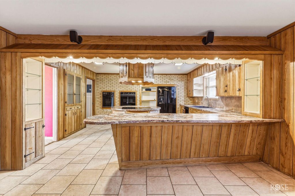 Image 15 of property listing at 2504 Douglas Drive, San Angelo, TX 76904