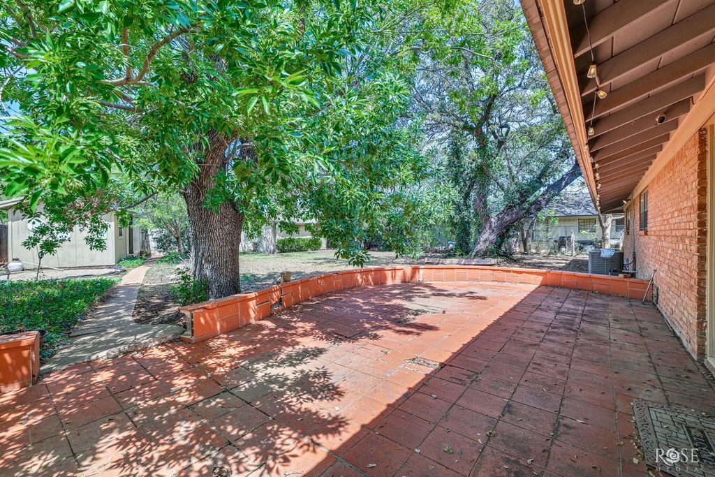 Image 29 of property listing at 2504 Douglas Drive, San Angelo, TX 76904