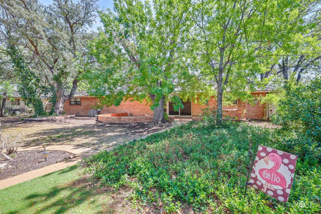 Image 33 of property listing at 2504 Douglas Drive, San Angelo, TX 76904