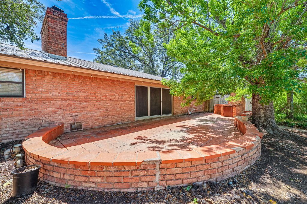 Image 34 of property listing at 2504 Douglas Drive, San Angelo, TX 76904