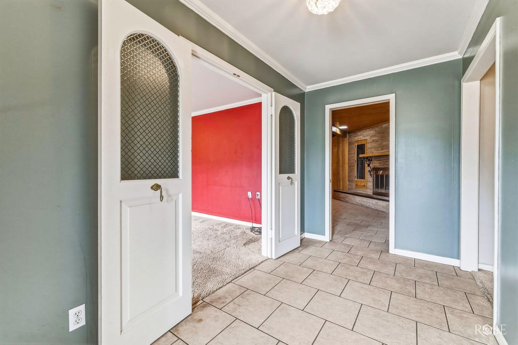 Image 4 of property listing at 2504 Douglas Drive, San Angelo, TX 76904