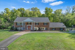 40719 WOODSIDE PL, Leesburg, VA 20175
