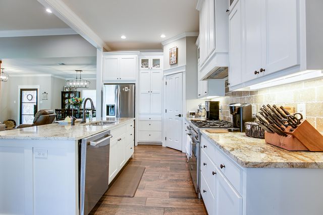 4525 Old Stone Drive, San Angelo, TX 76904