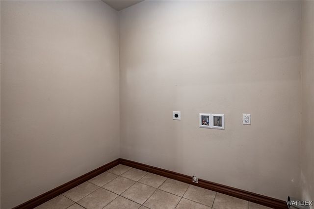 8980 W Mission Lane, Dolan Springs, AZ 86441