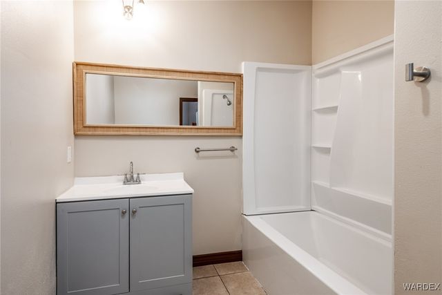 8980 W Mission Lane, Dolan Springs, AZ 86441